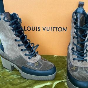Louis Vuitton Boots | Size 39 (US 9) |Laureate Boot
